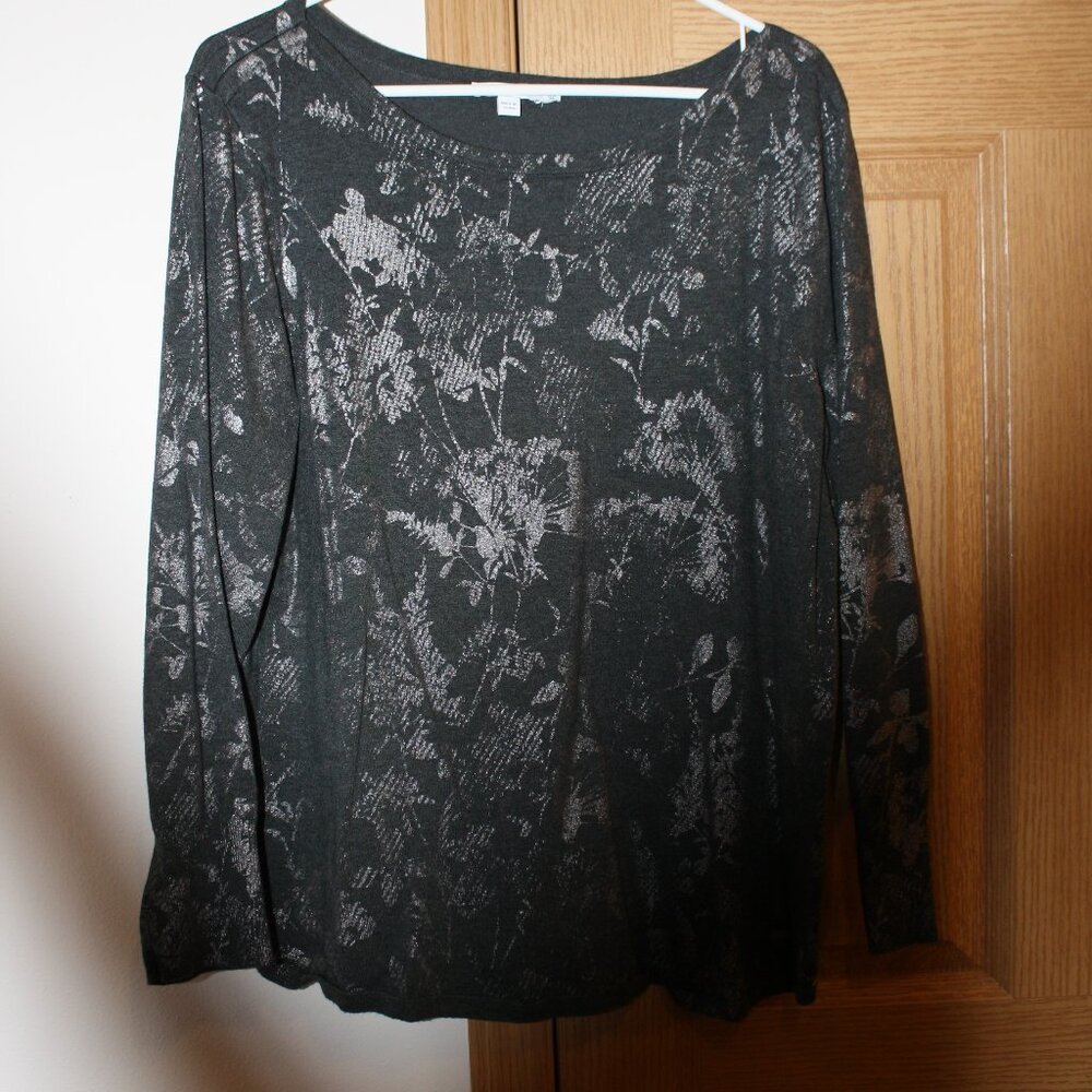 Chico's Women's Silver Floral Bateau Neck Sweater size 3 US XL Gray
